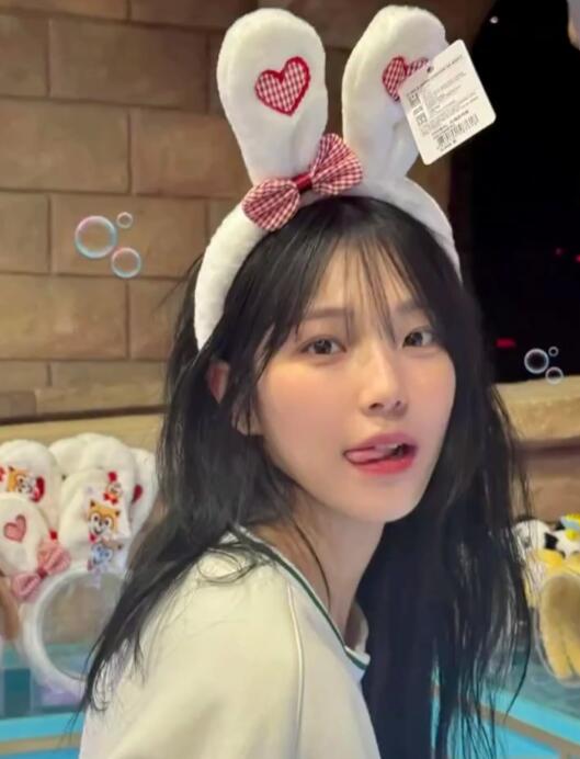 프로미스나인 백지헌이 최애인 이유! - 레전드 몸매 직캠, 짤, 눈웃음, 골반, 남친까지