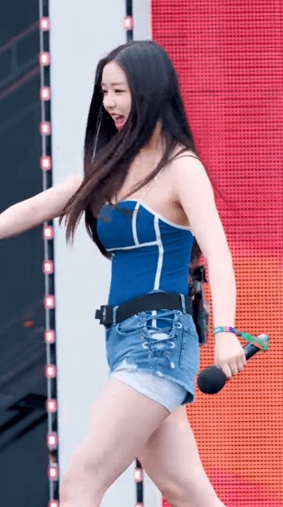 트리플에스 김채연 레전드 모음! GIF 움짤, 직캠, 건강한 가슴, 허벅지까지 덕질하기 